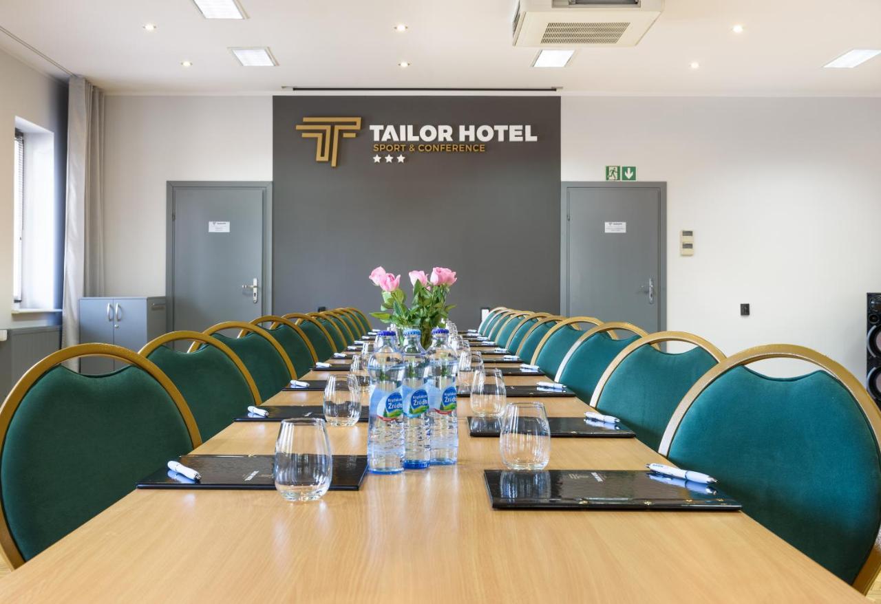 Tailor Hotel Sport & Conference โมรอค ภายนอก รูปภาพ